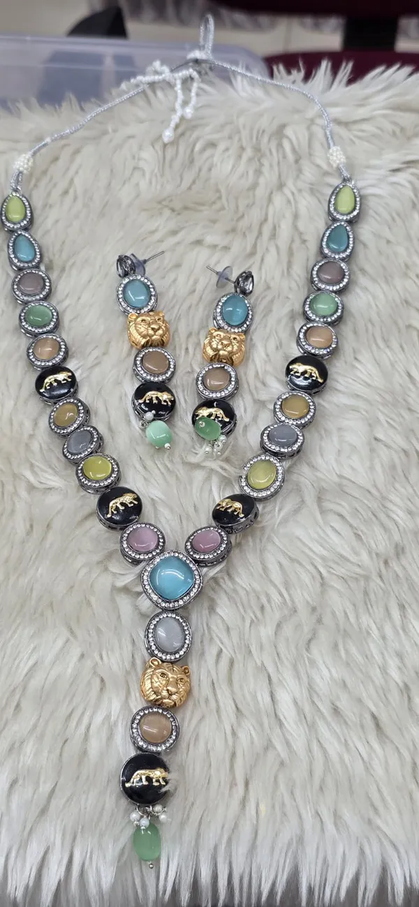 Multicolor_&_Golden_Brass_Premium_&_Elegant_Traditional_Sabysachi_Inspired_Necklace_For_Women_&_Girls