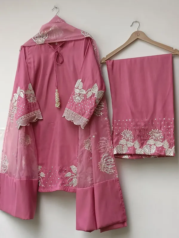 Dusty_Rose_Crepe_Intricate_Sequin_Embroidery_Kurta_&_Palazzo_For_Women
