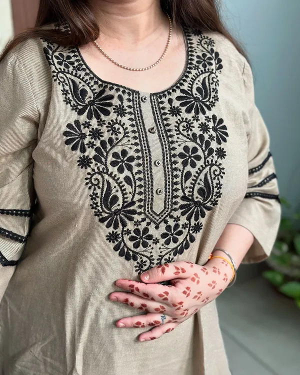 Off_White_Khadi_Silk_Lace_Work_Kurta_Pant_&_Dupatta_For_Women_&_Girls