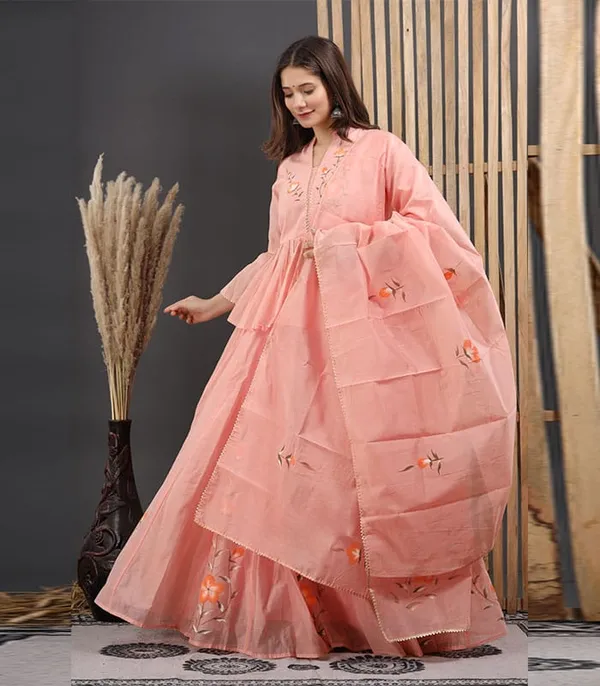 Pink_Chanderi_Hand_Painted_Bell_Sleeves,_Sweetheart_Neck_Lehenga_Set_For_Women_&_Girls