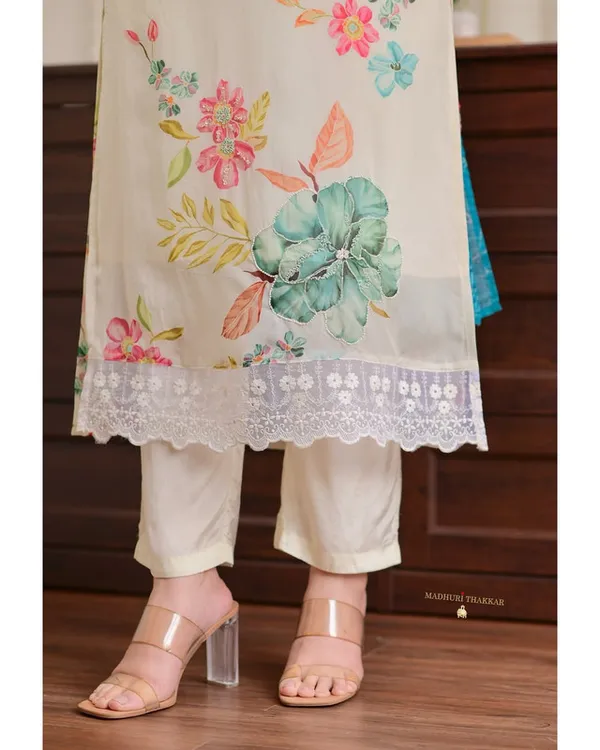 White_Chanderi_Silk_Zari_Print_with_Handwork_Kurta_Set_for_Women_&_Girls