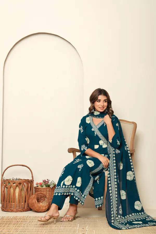 Blue_Premium_Cotton_Kurti_Set_with_Leaf_work