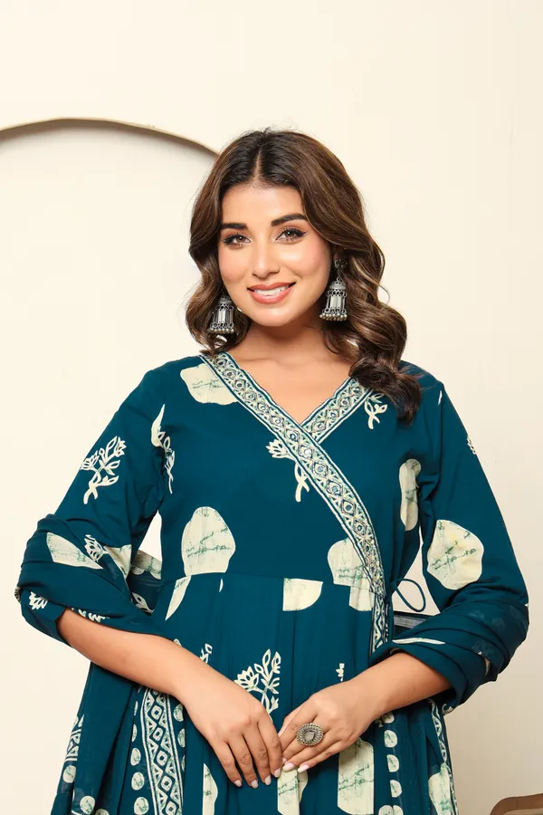 Blue_Premium_Cotton_Kurti_Set_with_Leaf_work