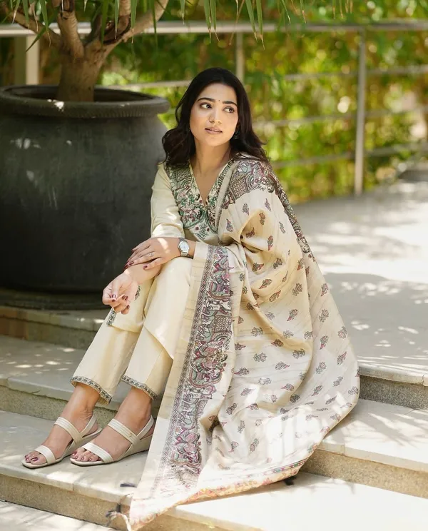 White_Cotton_Machine_Thread_Embroidery_Kurta_Pant_&_Dupatta_For_Women_&_Girls