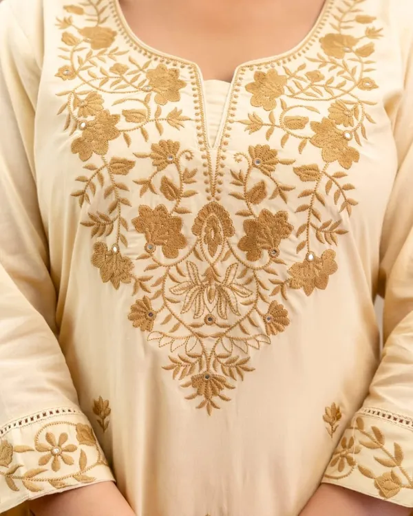 Peach_Khadi_Felx_Cotton_Intricate_Embroidery_Work_Kurta_Pant_&_Dupatta_For_Women_&_Girls