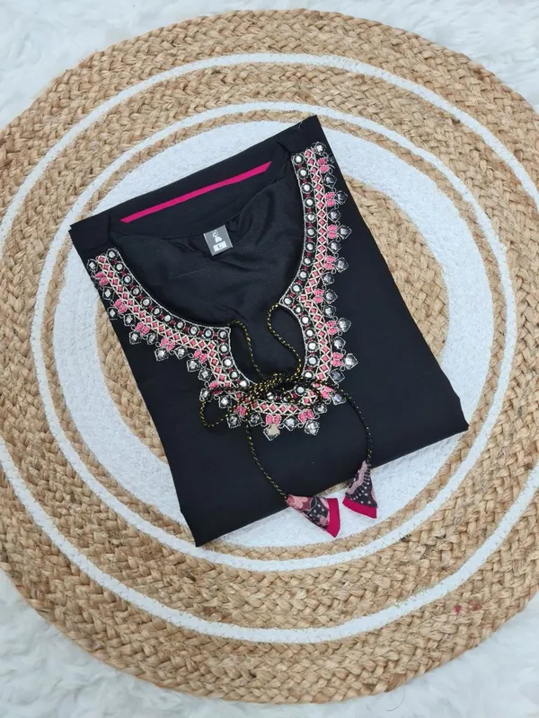 Black_Viscose_Chanderi_Embroiderd_Kurta_Pant_&_Dupatta_For_Women