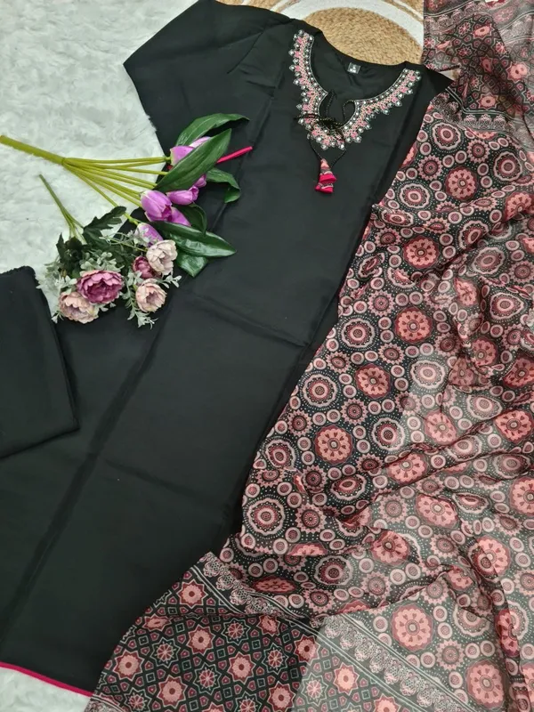 Black_Viscose_Chanderi_Embroiderd_Kurta_Pant_&_Dupatta_For_Women