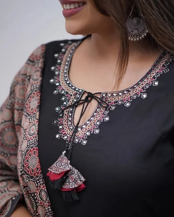 Black_Viscose_Chanderi_Embroiderd_Kurta_Pant_&_Dupatta_For_Women