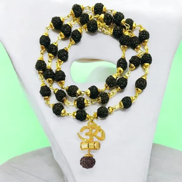 Religious_Jewelry_Om_Damru_Locket_With_Puchmukhi_Rudraksha_Mala_8mm_36beads_Gold_Plated_Plated_Wood_Chain