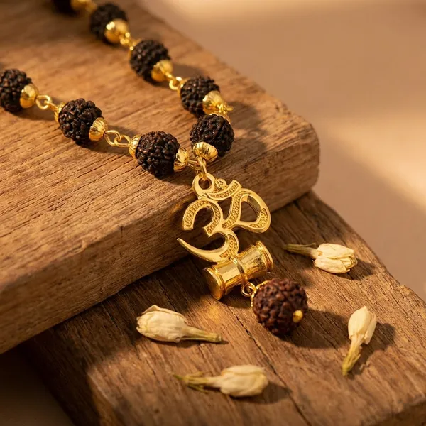 Religious_Jewelry_Om_Damru_Locket_With_Puchmukhi_Rudraksha_Mala_8mm_36beads_Gold_Plated_Plated_Wood_Chain