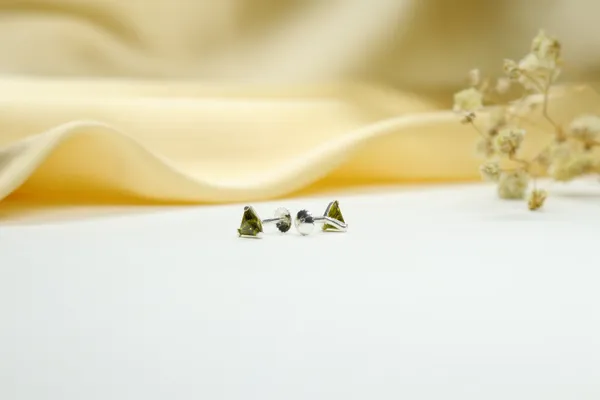 Olive_Green_Premium_Quality_Trillion_Studs