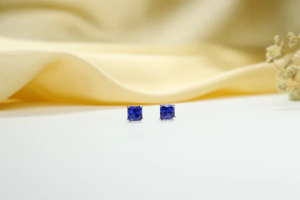Silver_And_Purple_Premium_Quality_Emerald_Cut_Peridot_Studs