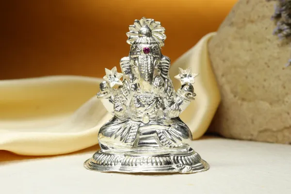 Silver_Premium_Quality_Lord_Ganesh_Idol_(Murti)