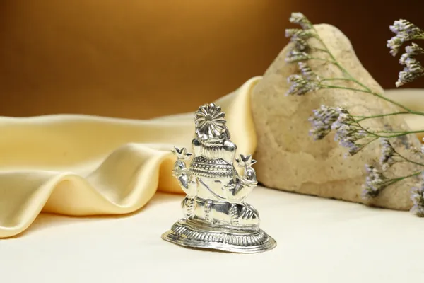 Silver_Premium_Quality_Lord_Ganesh_Idol_(Murti)