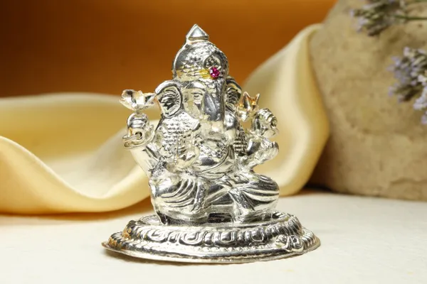 Silver_Premium_Quality_Lord_Ganesh_Idol_(Murti)