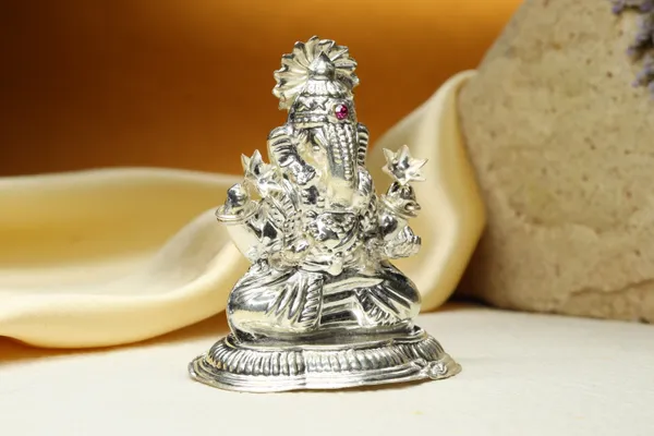 Silver_Premium_Quality_Lord_Ganesh_Idol_(Murti)