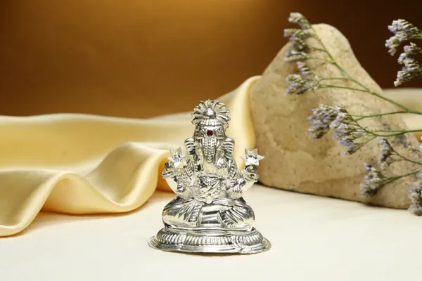 Silver_Premium_Quality_Lord_Ganesh_Idol_(Murti)
