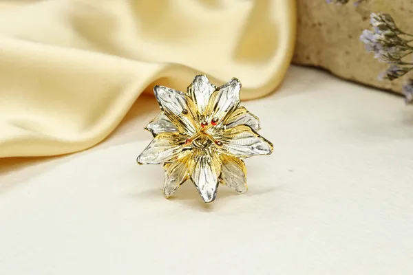 Silver_Premium_Quality_Pure_Gold_Polish_Flowers_For_God