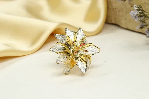 Silver_Premium_Quality_Pure_Gold_Polish_Flowers_For_God