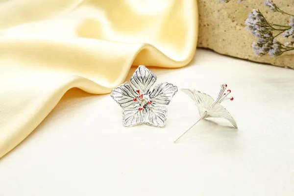 Silver_Premium_Quality_Pure_Jaswand_Flowers_For_Pooja