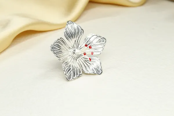 Silver_Premium_Quality_Pure_Jaswand_Flowers_For_Pooja