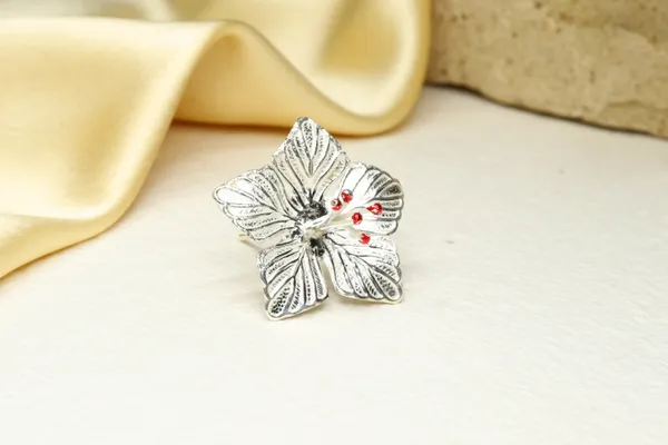 Silver_Premium_Quality_Pure_Jaswand_Flowers_For_Pooja