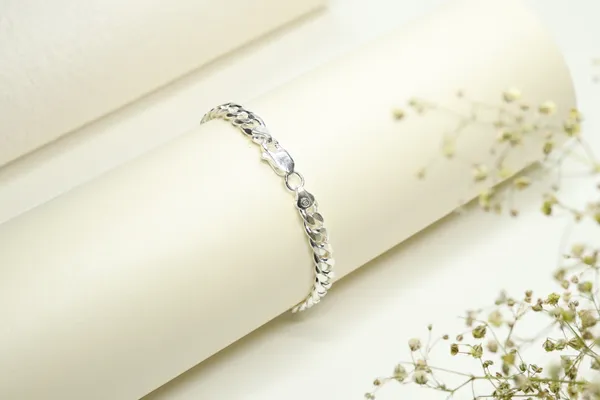 Silver_Premium_Quality_Classical_Design_Bracelets_For_Boys