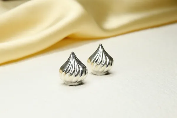 Silver_Premium_Quality_Hollow_Modak_|_Lord_Ganesha'S_Favorite_Sweet_|_Puja_Essential_|_Handcrafted_Decorative_Modak_For_Ganesh_Chaturthi_&_Vastu_Gifting