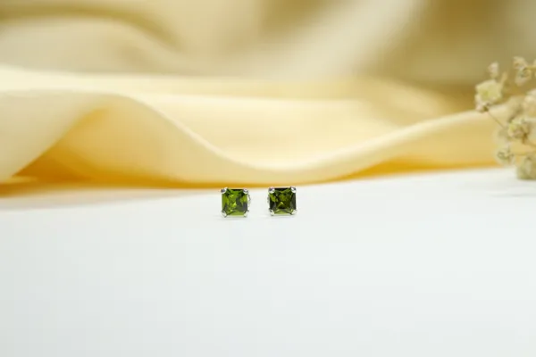 Silver_And_Lush_Green_Premium_Quality_Verdant_Emerald_Cut_Peridot_Studs