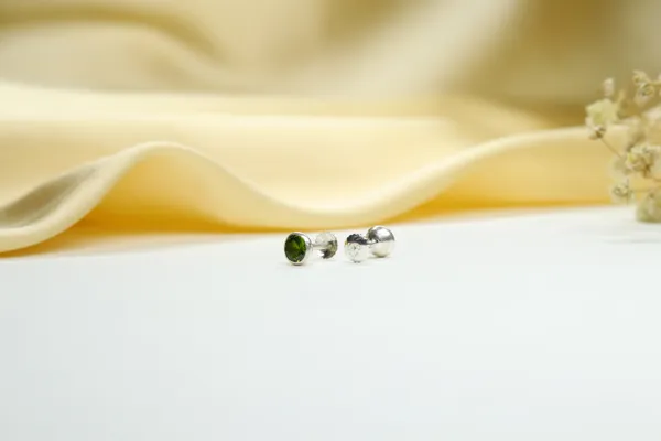 Green_Premium_Quality_Vivid_Signature_Studs