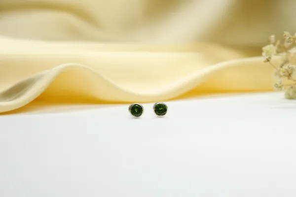 Green_Premium_Quality_Vivid_Signature_Studs