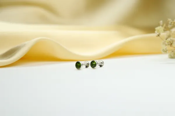 Green_Premium_Quality_Vivid_Signature_Studs