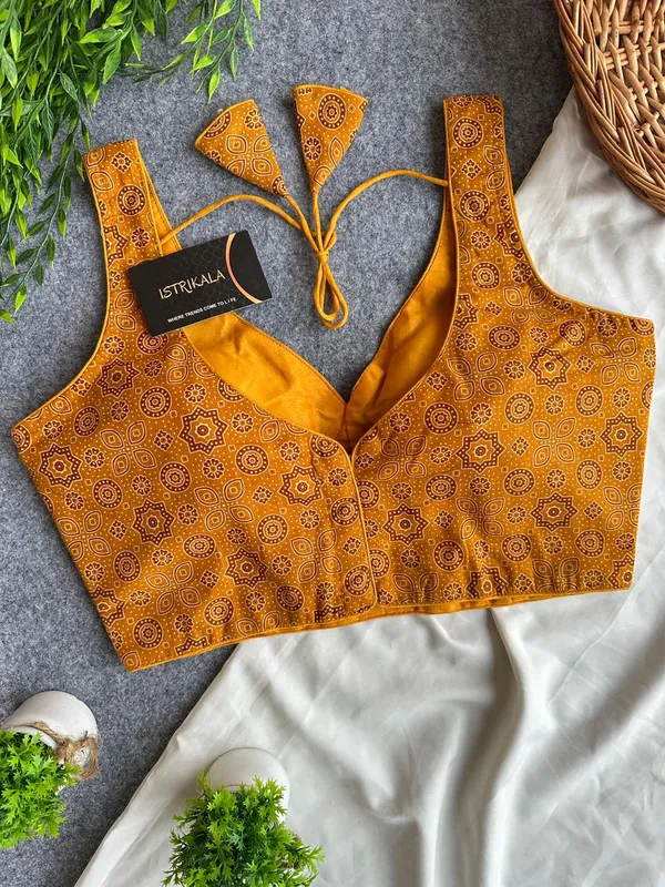 Ajrakh_Print_Padded_Designer_Blouse_with_Cowrie_&_Mirror_Work