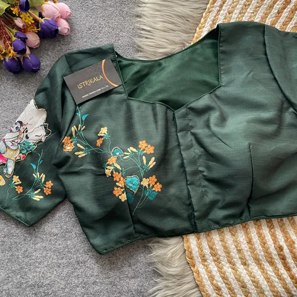 Collar_blouse_with_front_hook