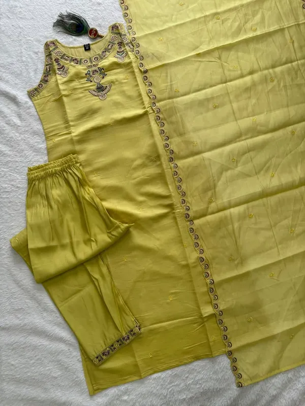 Istrikala_Light_Yellow_Pure_Mul_Chanderi_Embroidered_Kurta_Set_with_Embroidered_Chanderi_Dupatta