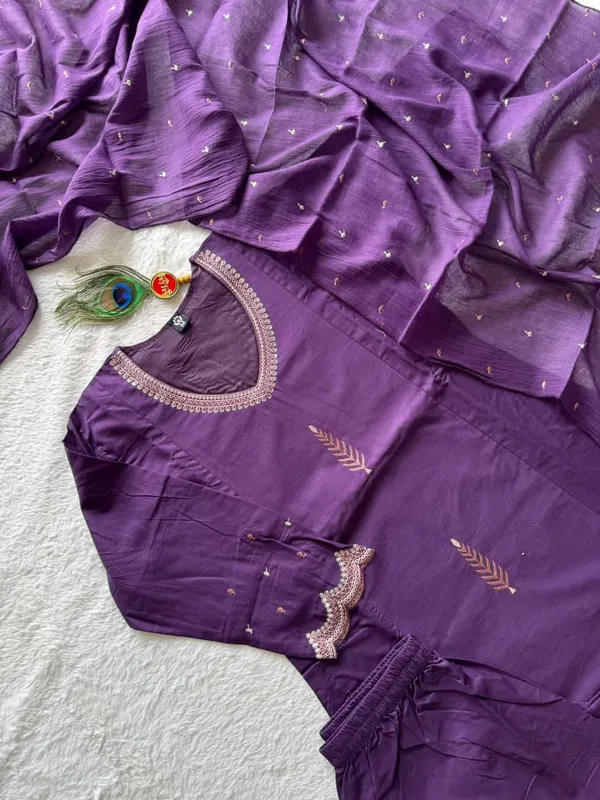Istrikala_Purple_Pure_Cotton_Embroidered_Kurta_Set_with_Pure_Mul_Cotton_Embroidered_Dupatta
