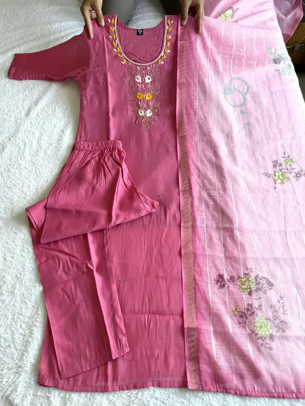 Light_Pink_Hand_Embroidered_Kurta_Set_with_Chanderi_Linen_Jacquard_Dupatta