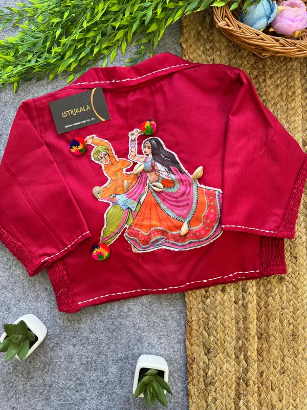 Diwali_Special_Garba_Couple_Appliqué_Crop_Blouse