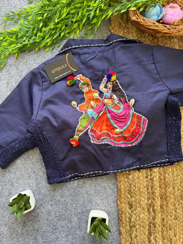 Diwali_Special_Garba_Couple_Appliqué_Crop_Blouse