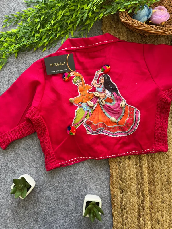 Diwali_Special_Garba_Couple_Appliqué_Crop_Blouse