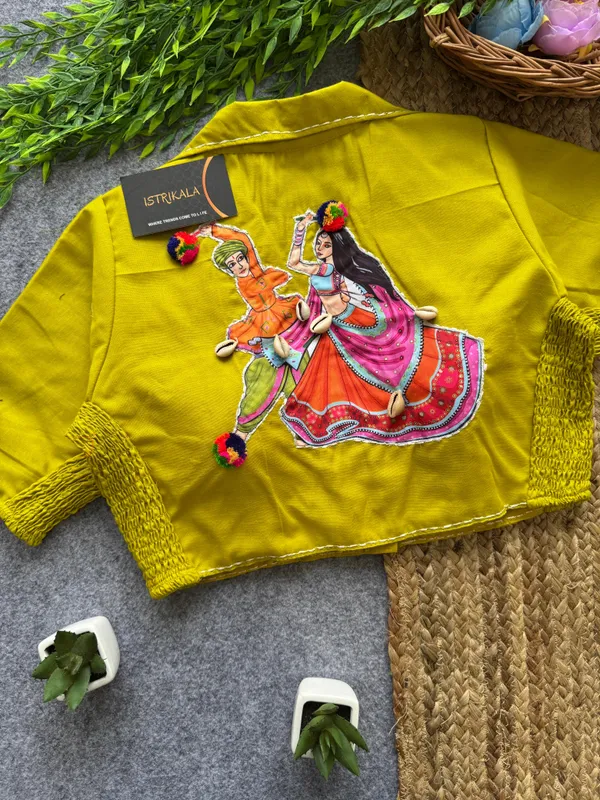 Diwali_Special_Garba_Couple_Appliqué_Crop_Blouse