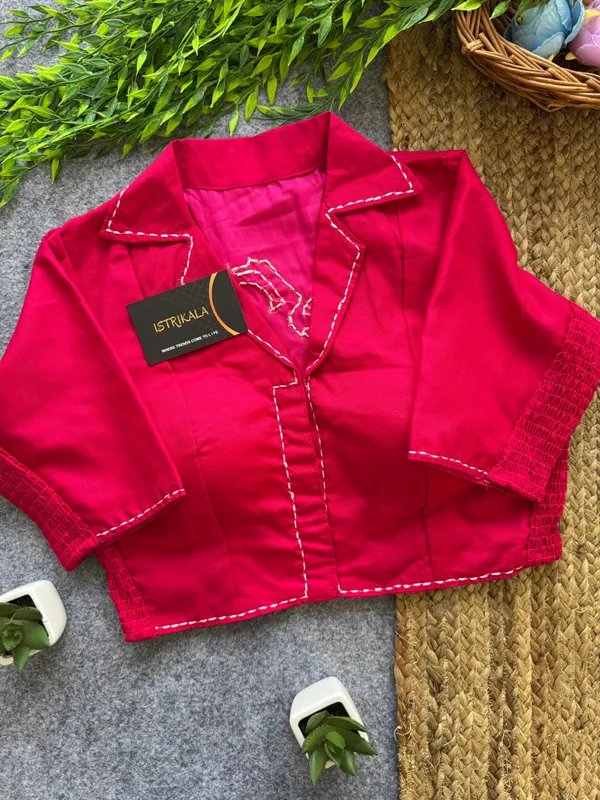 Diwali_Special_Garba_Couple_Appliqué_Crop_Blouse