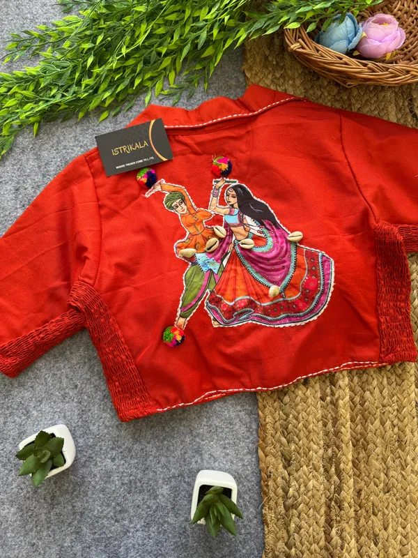 Diwali_Special_Garba_Couple_Appliqué_Crop_Blouse