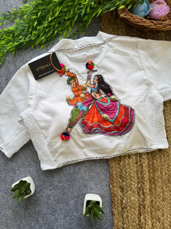 Diwali_Special_Garba_Couple_Appliqué_Crop_Blouse