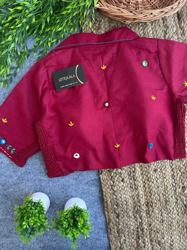 Diwali_Special_Hand_Embroidered_Mirror_Work_Crop_Blouse