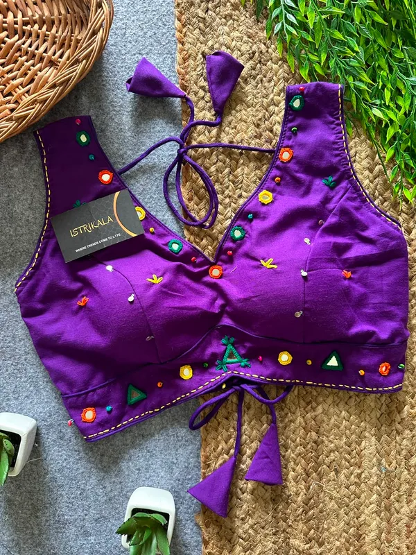 Diwali_Special_Mirror_Work_Triangle_Appliqué_Padded_Halter_Blouse