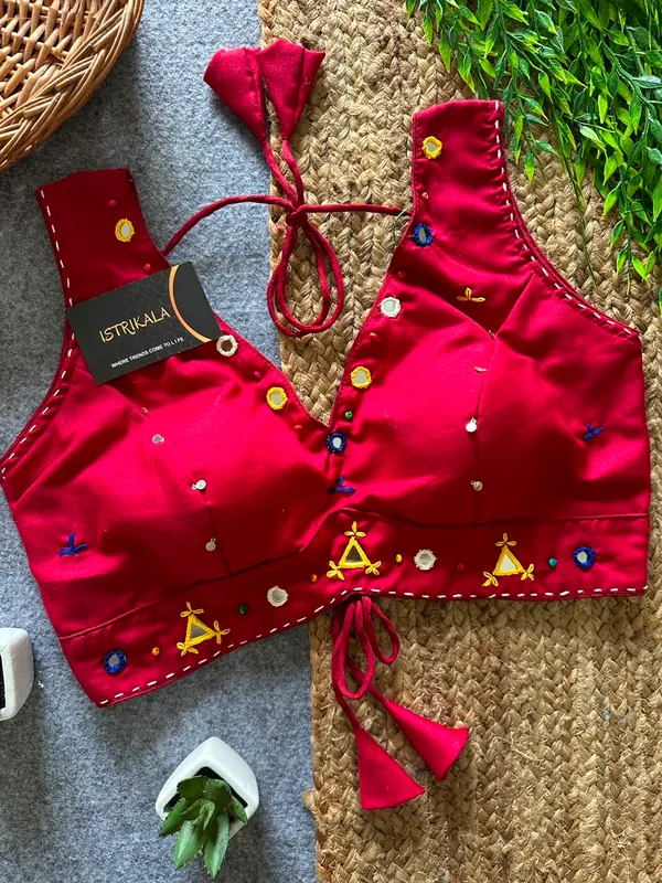 Diwali_Special_Mirror_Work_Triangle_Appliqué_Padded_Halter_Blouse