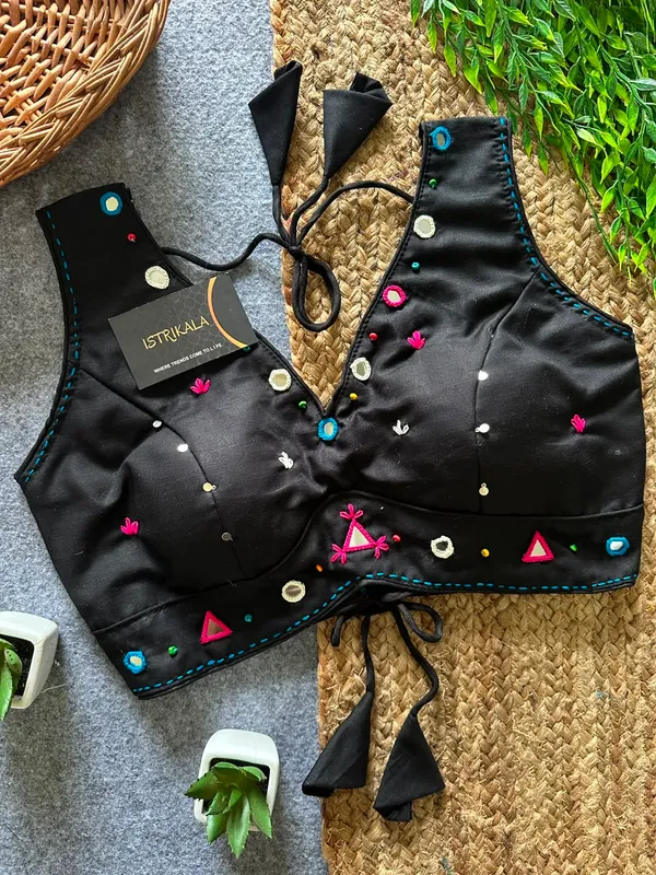 Diwali_Special_Mirror_Work_Triangle_Appliqué_Padded_Halter_Blouse