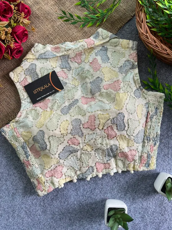 Trellis_Bloom_Embroidered_Cotton_Collar_Blouse