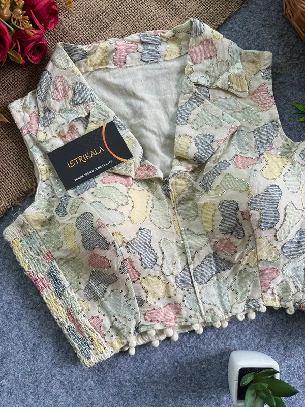 Trellis_Bloom_Embroidered_Cotton_Collar_Blouse